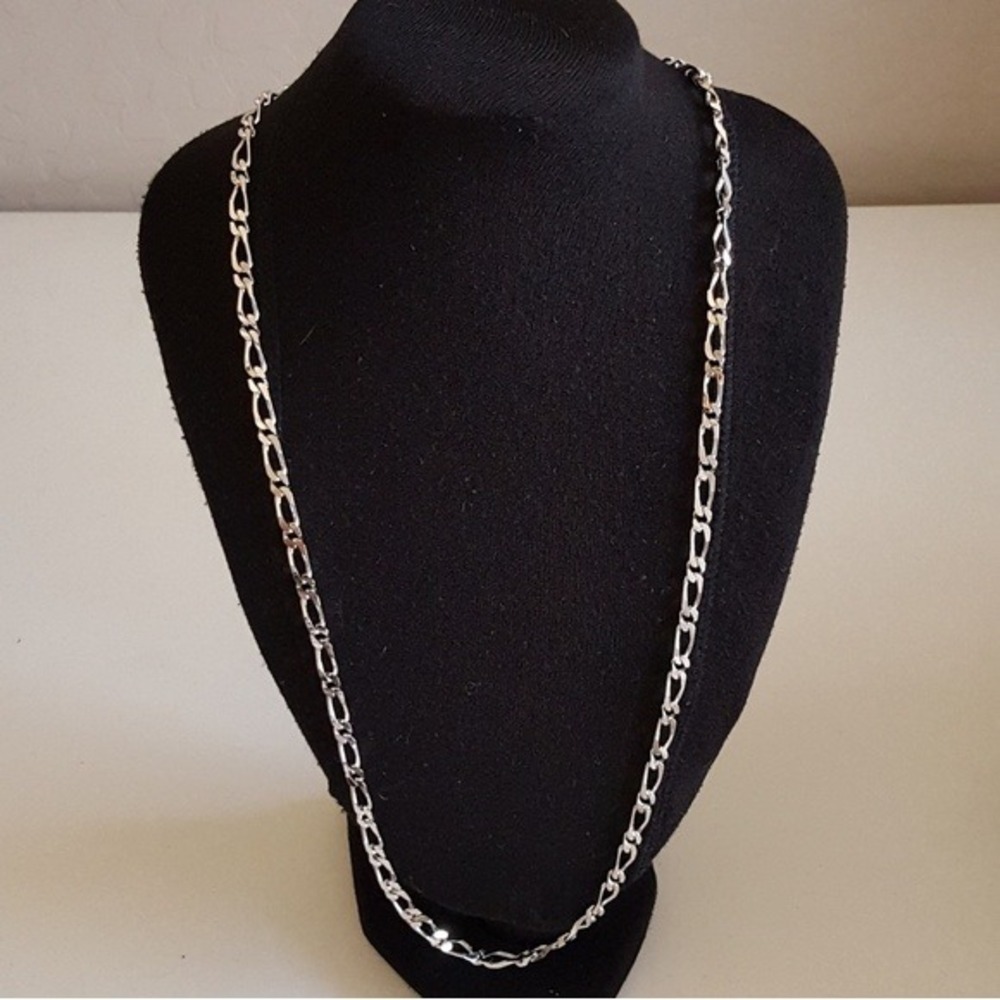 Monet 80s Silver Tone Figaro Link Chain Necklace Vintage Fold Over Clasp 30in - Picture 2 of 4